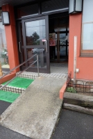 入口玄関前
