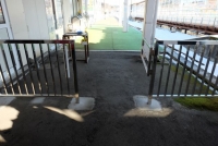 駅構内（ホームへの入口）