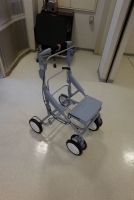 手押し車