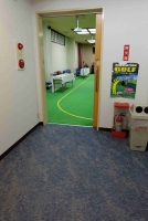 室内ゴルフ練習場入口
