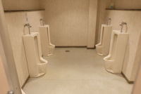 宴会場男子トイレ小便器