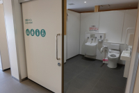 多目的トイレ（女子トイレ内）