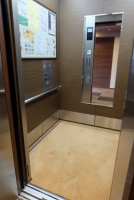エレベーター入口全体