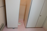 大宴会場トイレ女子内