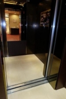 本館エレベーター