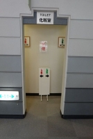 レストラン前トイレ・入り口