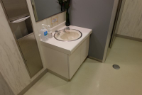 宴会場トイレ男子　洗面