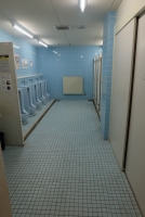 男子トイレ内