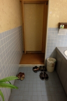 ２階男子トイレ入口