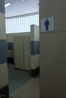 男子トイレ・入口