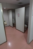一般共用トイレ（２階駐車場入口 女性）
