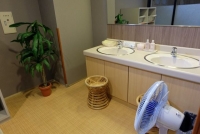 脱衣場・洗面台（女湯）