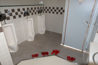 男子トイレ内