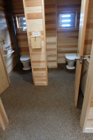 山小屋１階トイレ