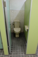 男性用トイレ（建物外）