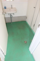 女子トイレ内