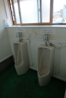 男子トイレ小便器
