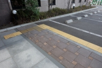 入口‐点字ブロック