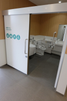 多目的トイレ（男子トイレ内）