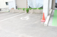 駐車場　車椅子専用
