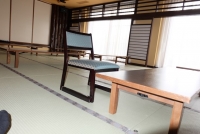 大宴会場「鳥海の間」　高足座椅子①