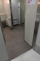 １階女子トイレ入口