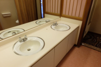 ２階女子トイレ洗面台