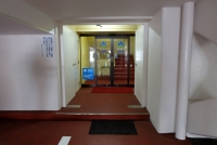 屋内駐車場入口