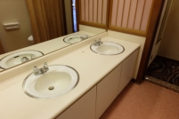 ２階女子トイレ洗面台