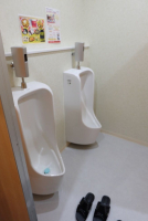 １階男子トイレ小便器