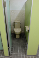 男性用トイレ（建物外）