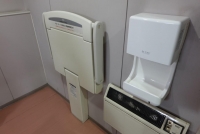 車いす対応トイレ（１階南口）
