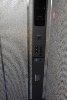 エレベーター　カゴ内