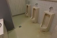 宴会場トイレ男子
