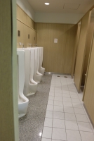 宴会場一般男性トイレ小便器