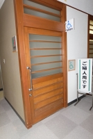 大浴場前車いす用トイレ・入り口