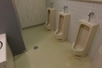宴会場トイレ男子