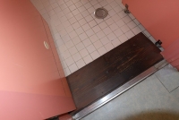 １階一般女子トイレ入口