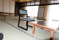 大宴会場「鳥海の間」　高足座椅子①