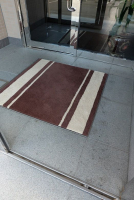 入口‐駐車場側玄関